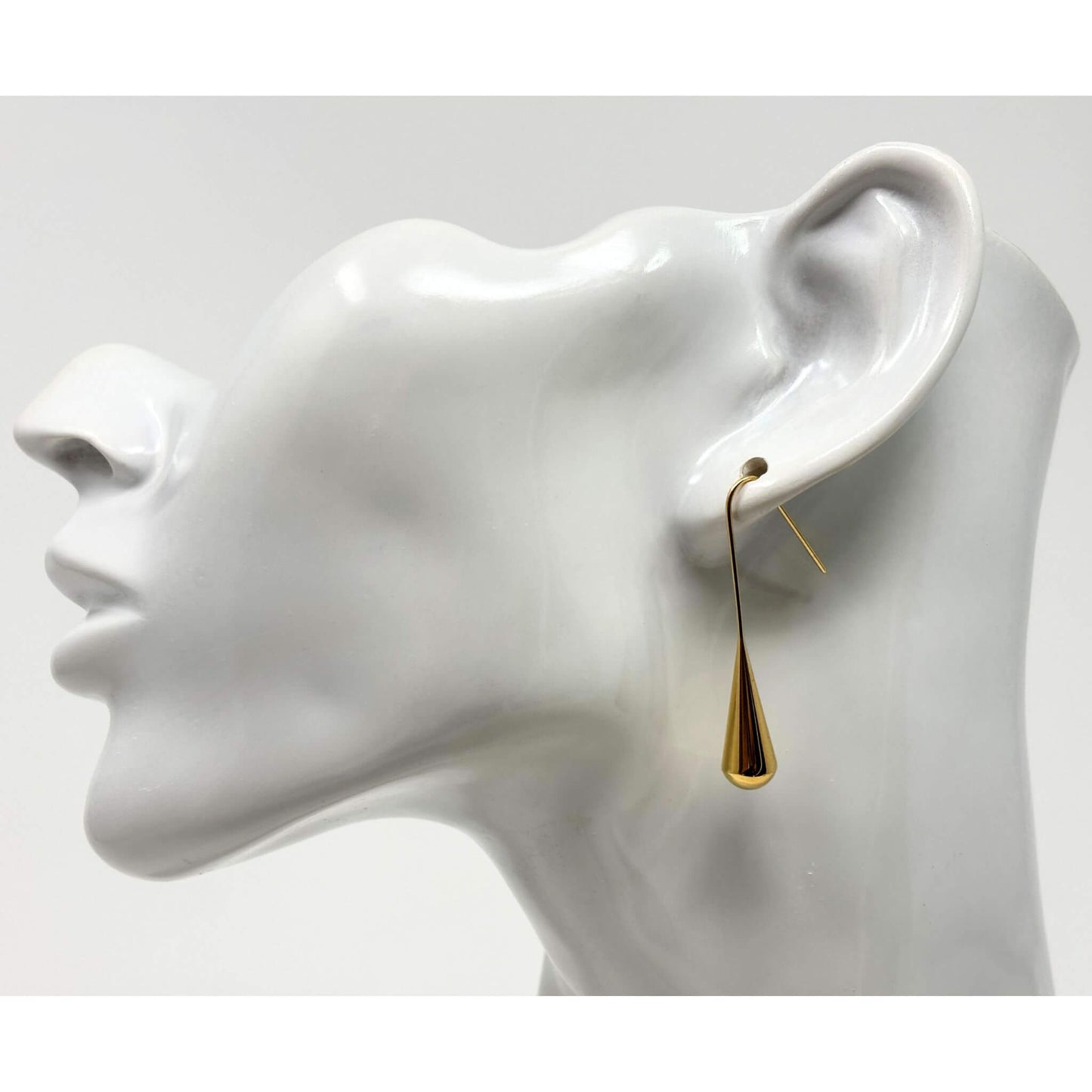 Elegant Gold Teardrop Earrings – Hypoallergenic and Lightweight Jewelry