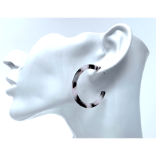 Black And White Marbled Resin Circle Hoop Fashion Earrings