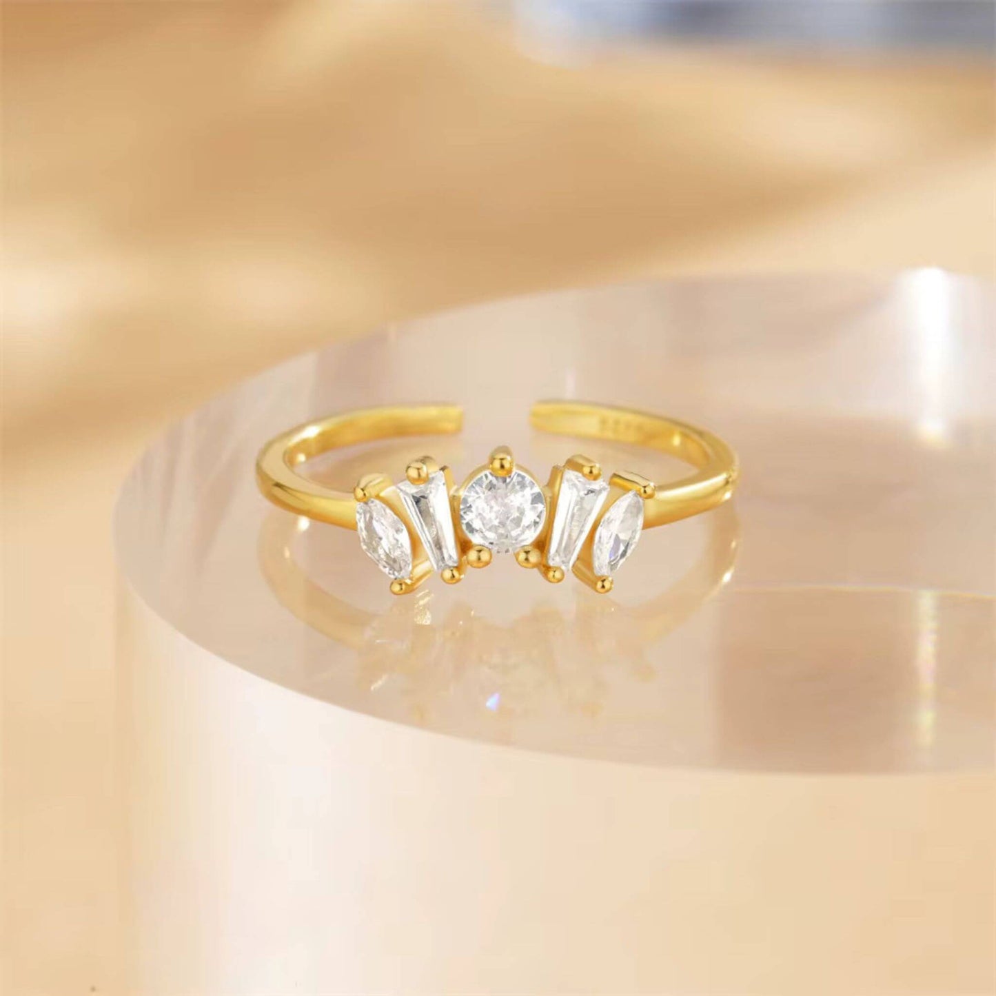 Elegant Gold Zircon Ring – Hypoallergenic 18K Gold Plated Minimalist Jewelry for Sensitive Skin