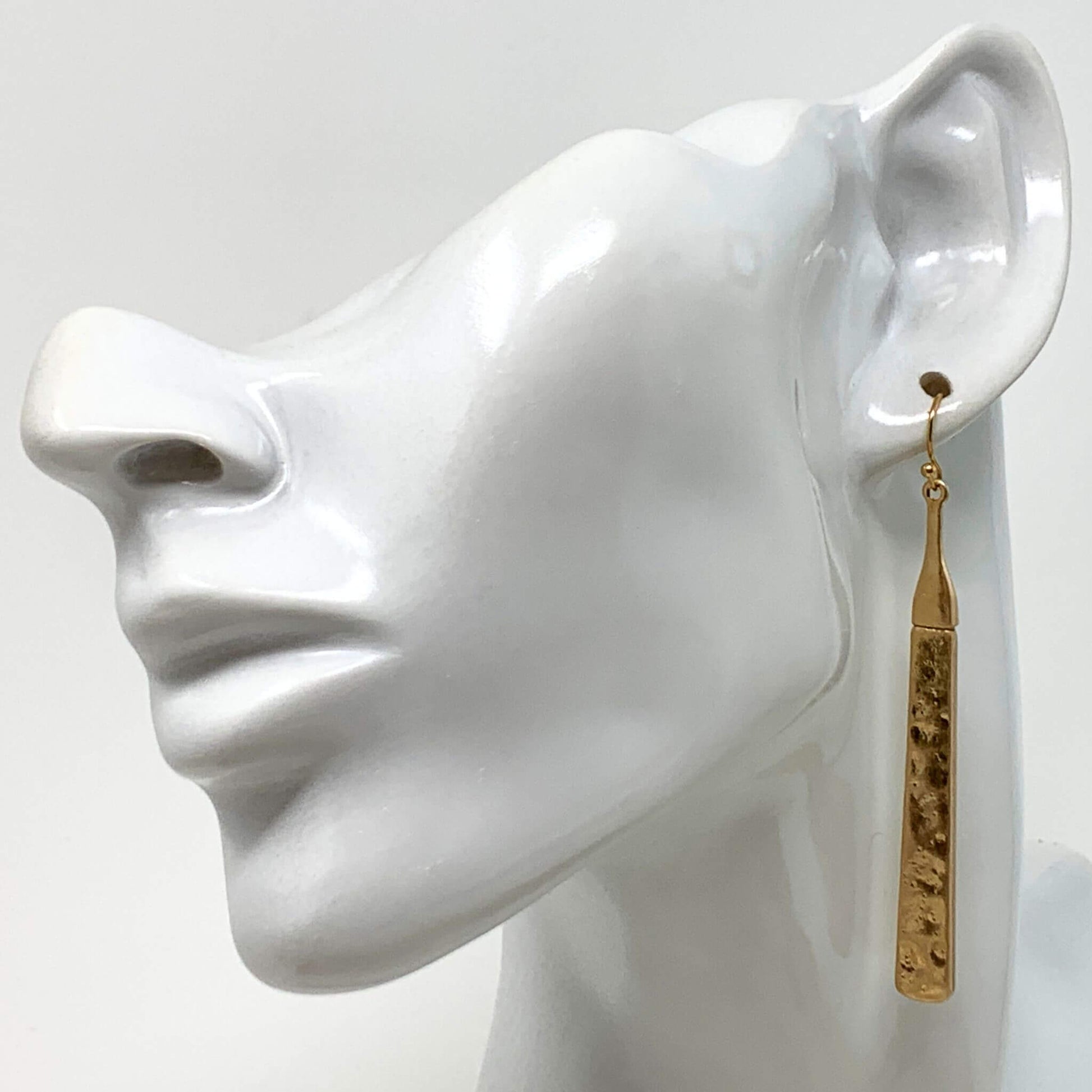 Chic Hammered Bar Earrings - Gold Elegance