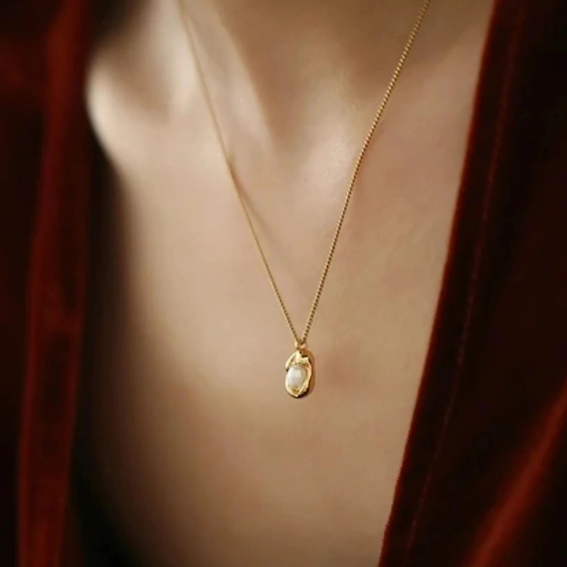 Tarnish-resistant 316L stainless steel necklace with gold and freshwater pearl accent