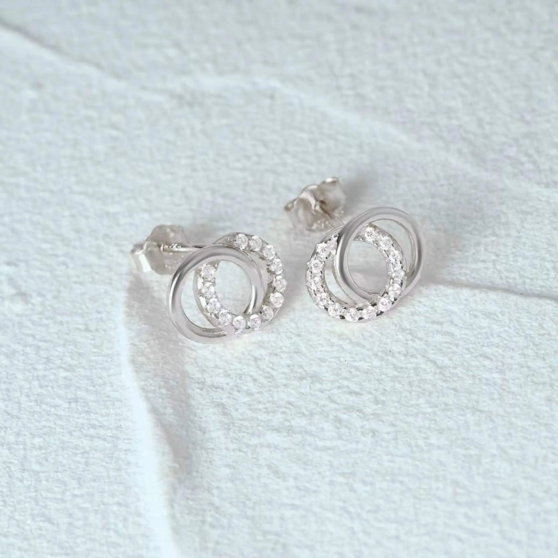 Hypoallergenic Silver Circle Earrings - Nickel-Free 925 Sterling Silver Hollow Studs for Sensitive Ears