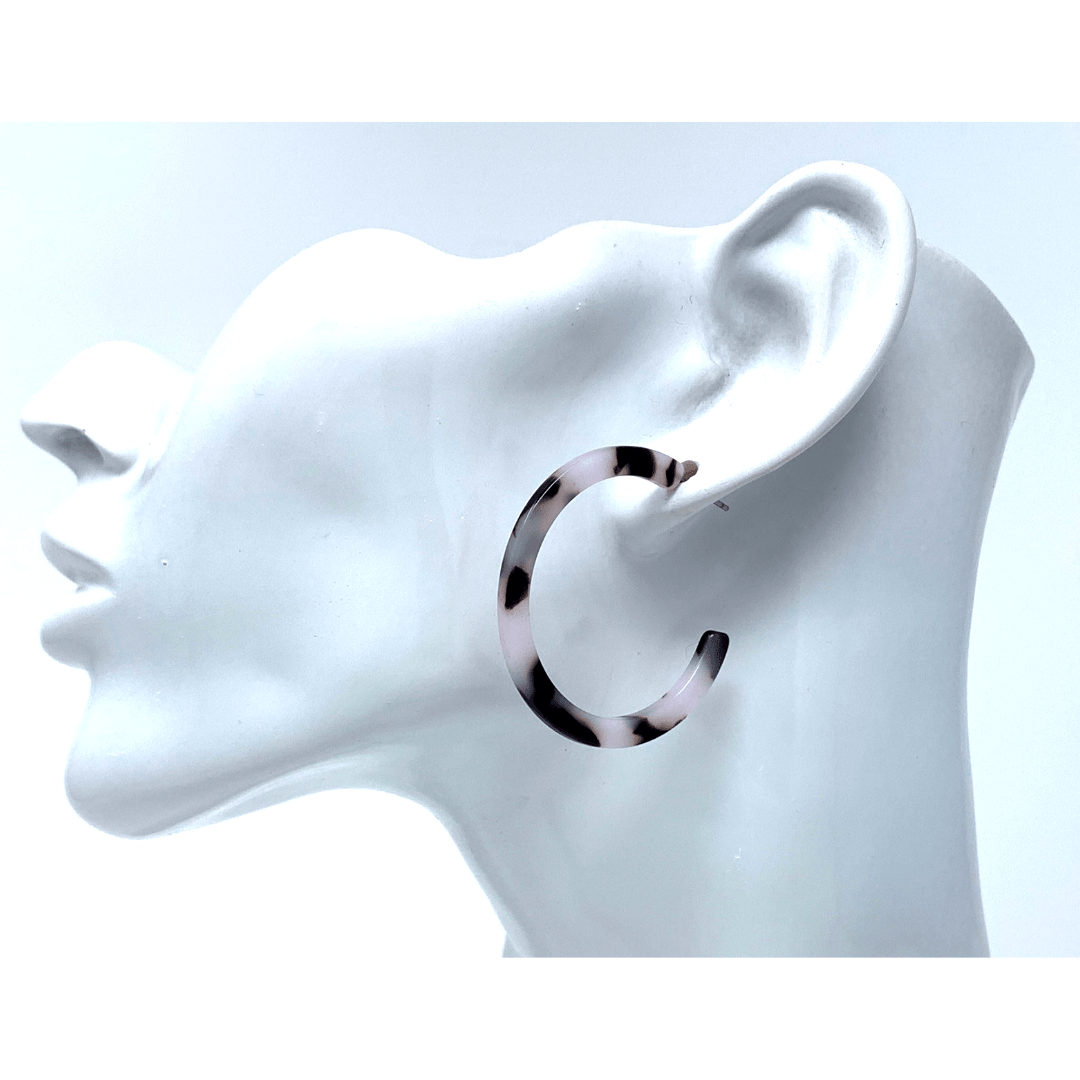 Black And White Marbled Resin Circle Hoop Fashion Earrings