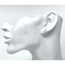 Triangle Sud Hammered Earrings In Sterling Silver
